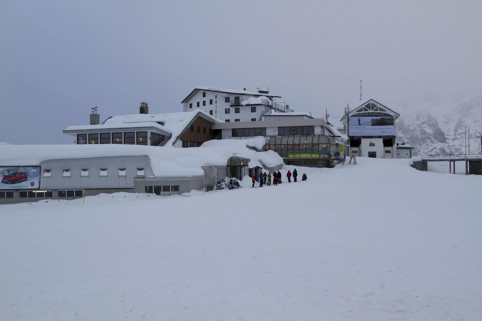 Hotel Lo Stambecco Breuil-Cervinia Extérieur photo