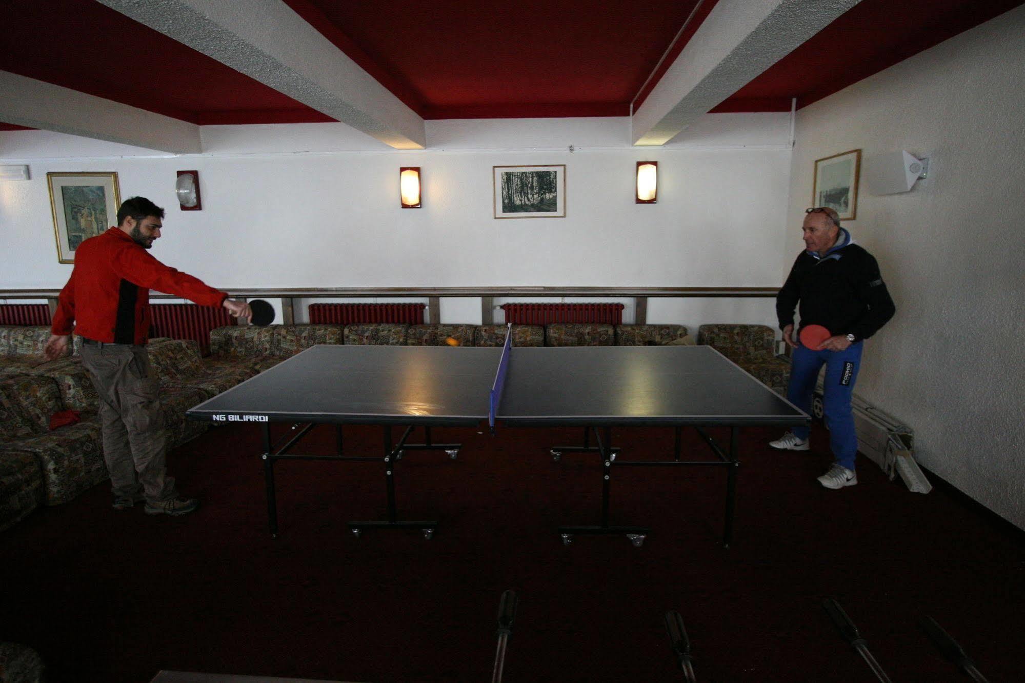 Hotel Lo Stambecco Breuil-Cervinia Extérieur photo
