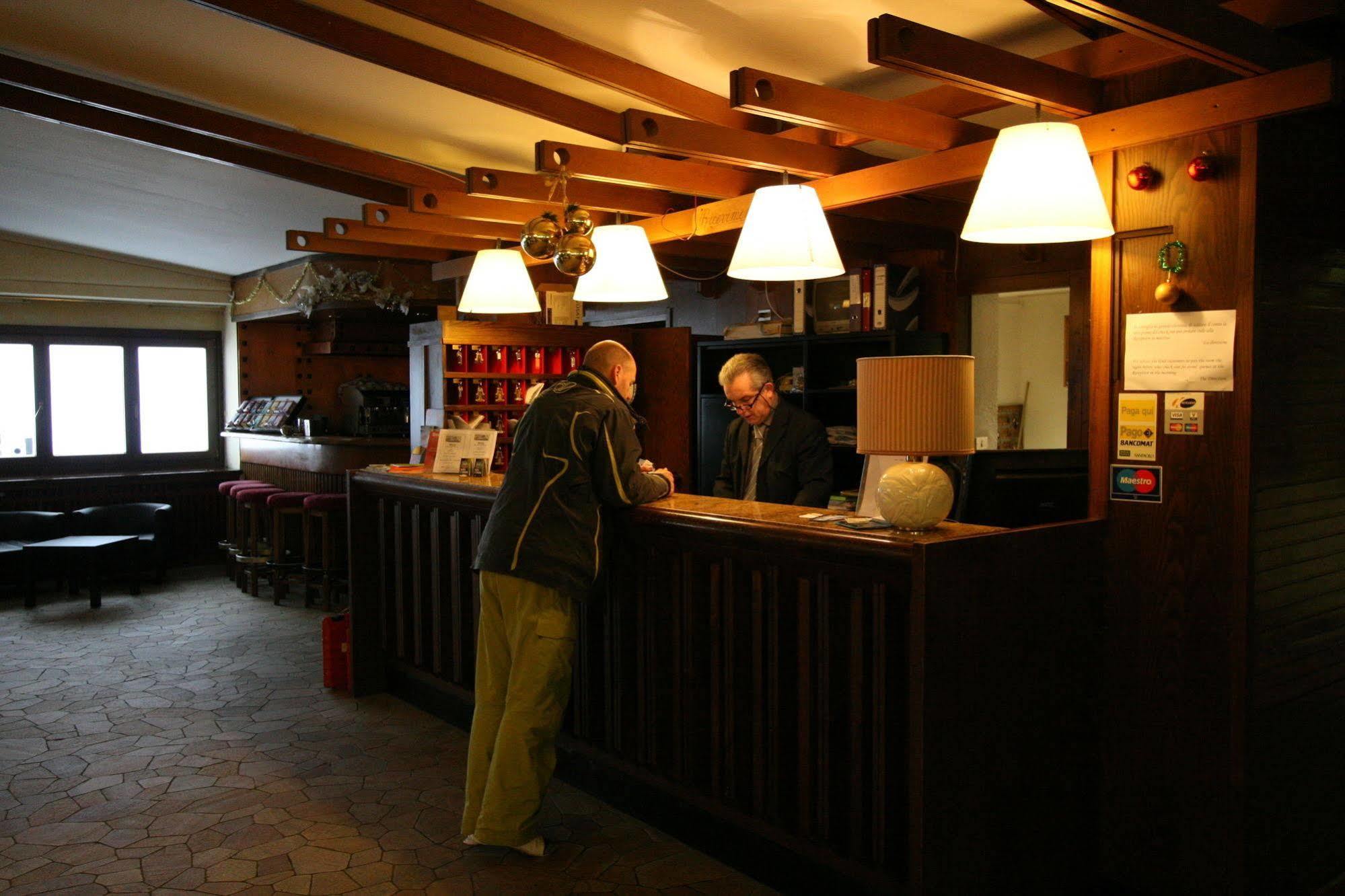 Hotel Lo Stambecco Breuil-Cervinia Extérieur photo